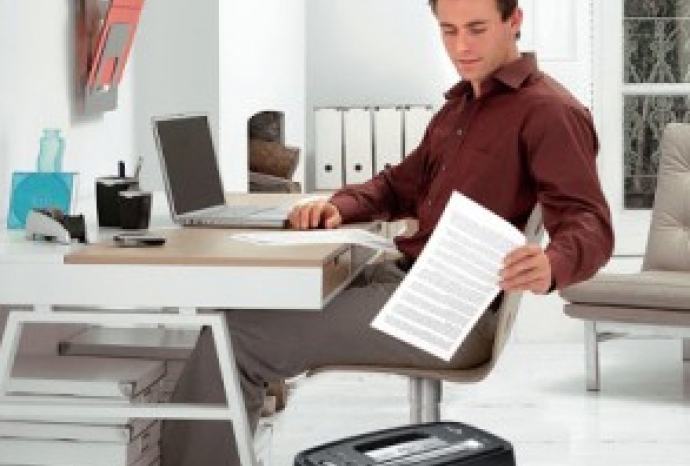 Hướng dẫn sử dụng máy hủy tài liệu văn phòng đúng cách từ A-Z