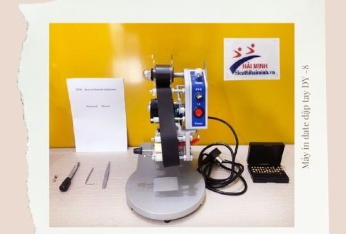 Sử dụng máy in date dập tay dy- 8 có đơn giản không?