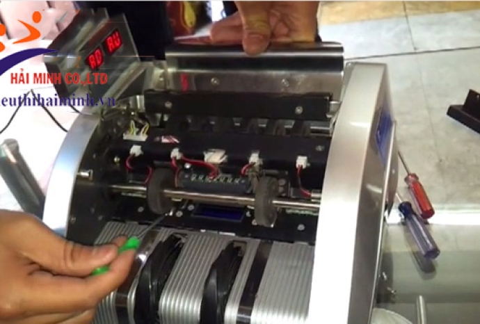 Khắc phục những sự cố của máy đếm tiền nhanh chóng, đơn giản!