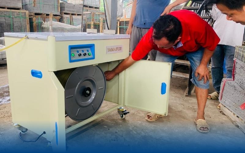 Hướng dẫn vệ sinh máy siết đai thùng nhanh gọn