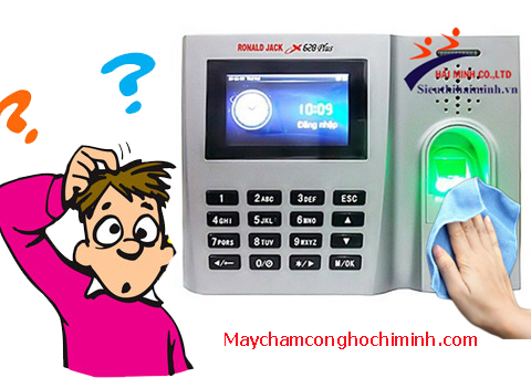 cách vệ sinh máy chấm công