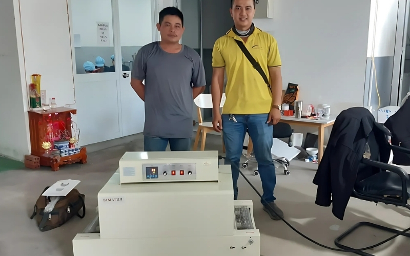 Máy co màng bán tự động
