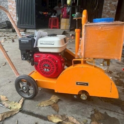 Máy cắt bê tông đường KC12 thấp